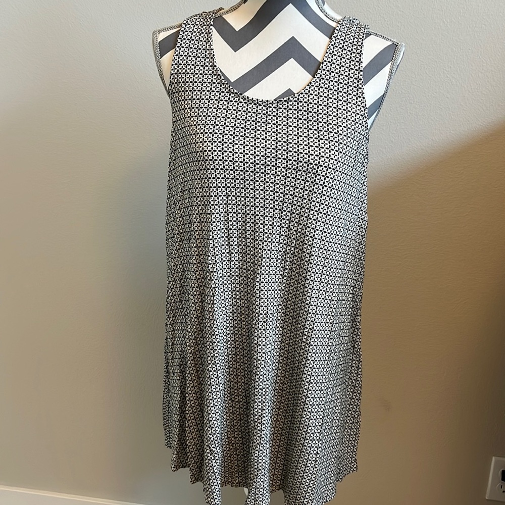 H&M Womens Medium Sundress Summer Sleeveless Coverup White Black EUC!